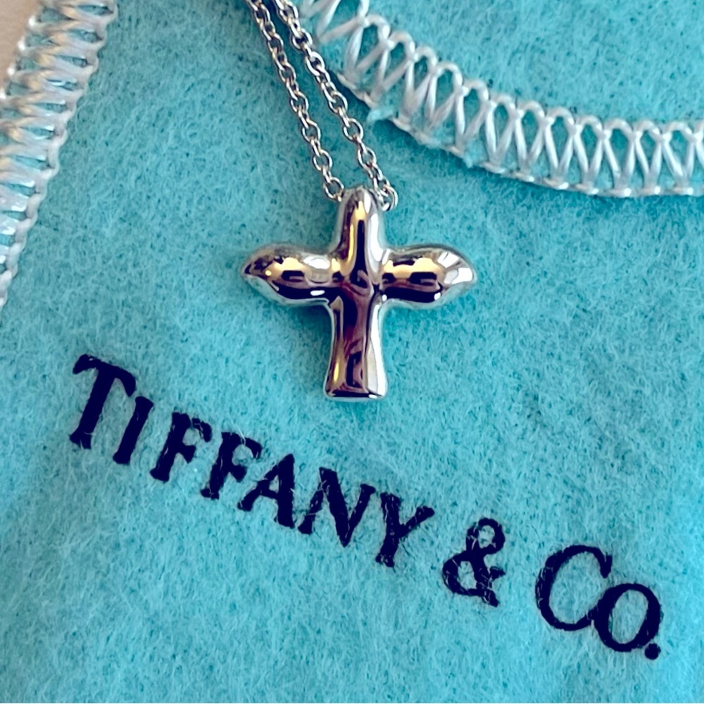 Tiffany & Co. Silver Elsa Peretti Dove Bird Pendant Necklace 16"